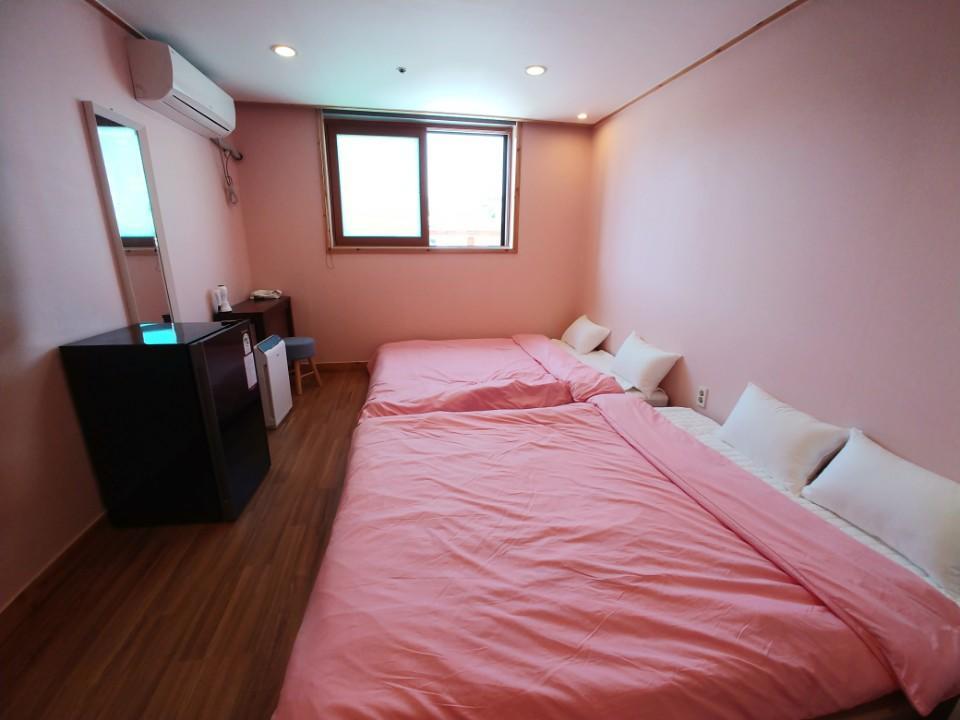 Four Season Guest House Ciudad Metropolitana de Ciudad Metropolitana de Busan Exterior foto